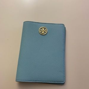 NEW TORY BURCH PASSPORT WALLET